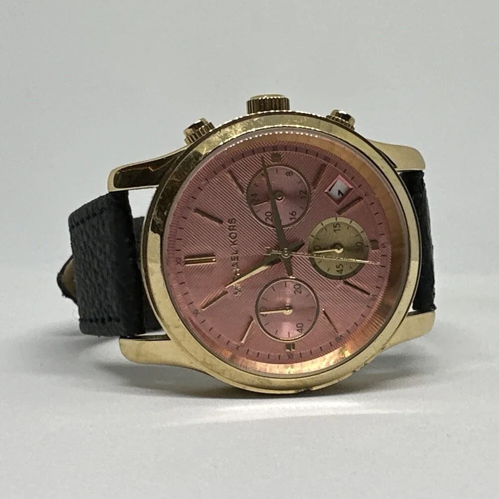 Michael Kors Runway MK6161 Womens Black Leather Strap Analog Quartz Watch HME550